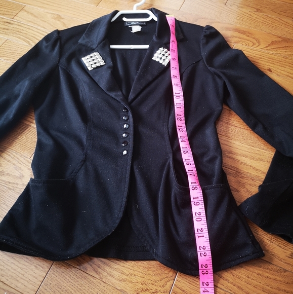 Vintage Cropped Blazer with Studded Collar - Picture 10 of 10